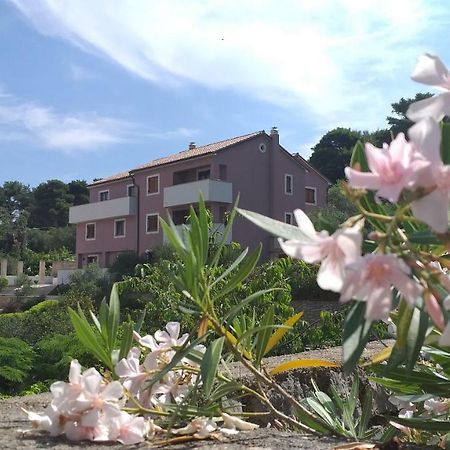 Amaryllis Residence, Apartment Diana & Deluxe Rooms With Shared Kitchen Veli Lošinj Kültér fotó