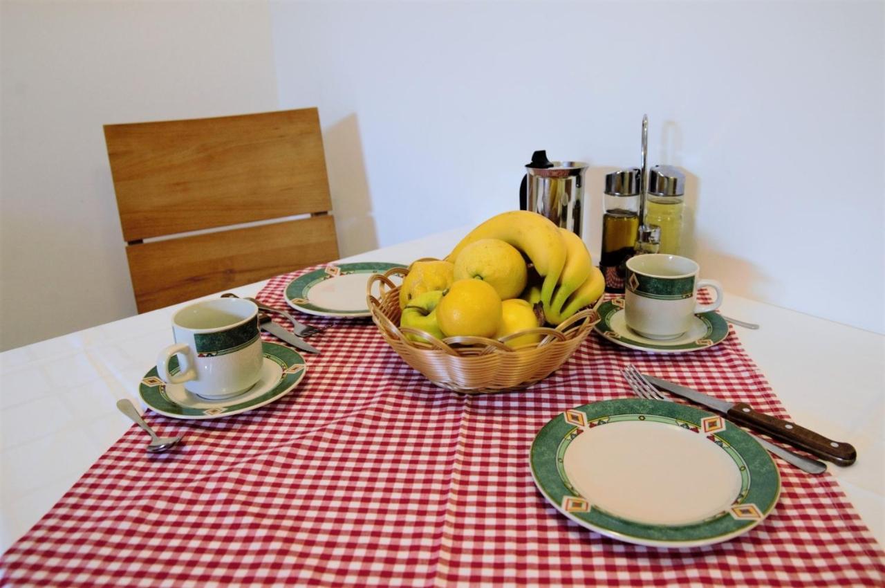 Amaryllis Residence, Apartment Diana & Deluxe Rooms With Shared Kitchen Veli Lošinj Kültér fotó