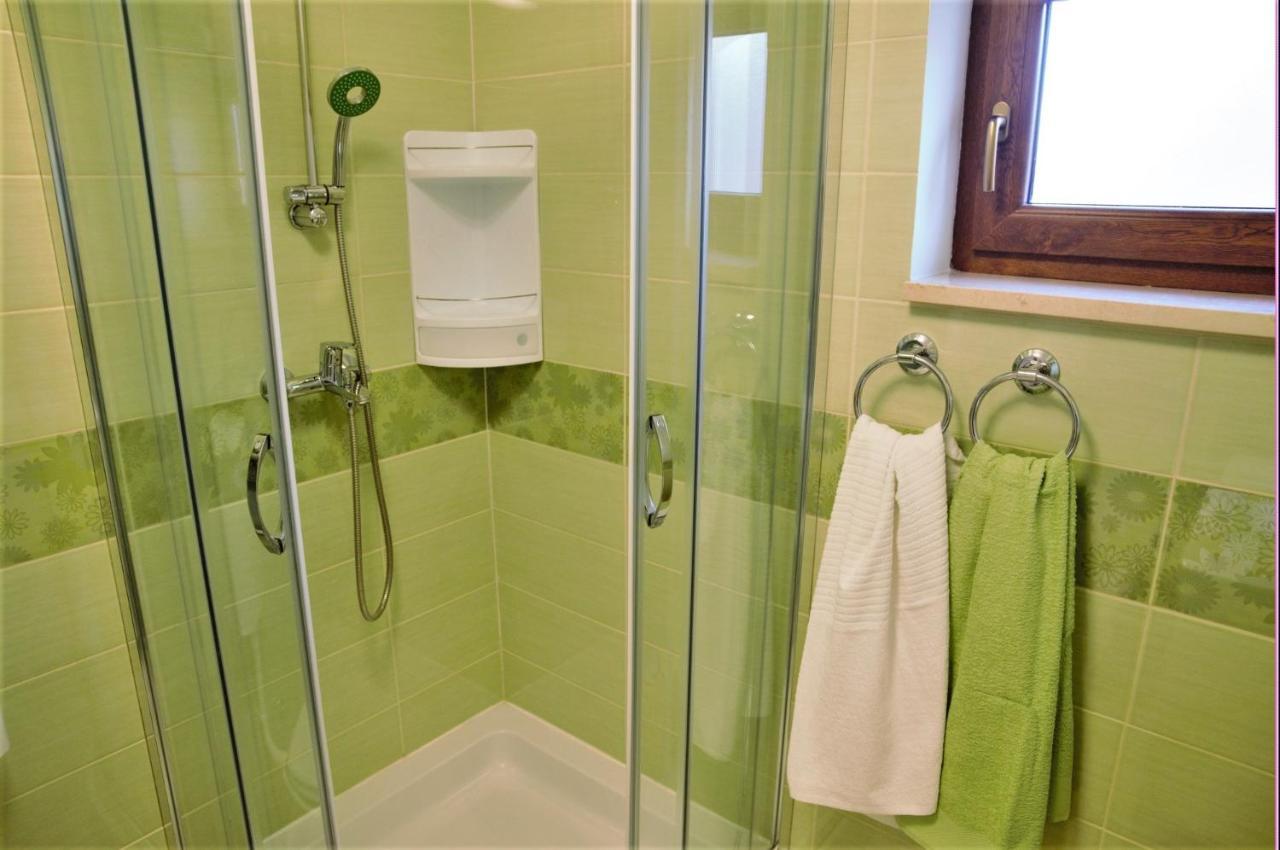 Amaryllis Residence, Apartment Diana & Deluxe Rooms With Shared Kitchen Veli Lošinj Kültér fotó