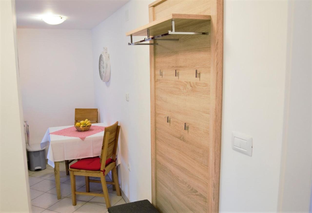 Amaryllis Residence, Apartment Diana & Deluxe Rooms With Shared Kitchen Veli Lošinj Kültér fotó