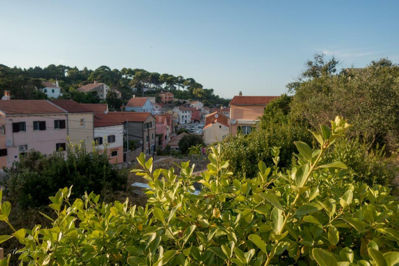 Amaryllis Residence, Apartment Diana & Deluxe Rooms With Shared Kitchen Veli Lošinj Kültér fotó